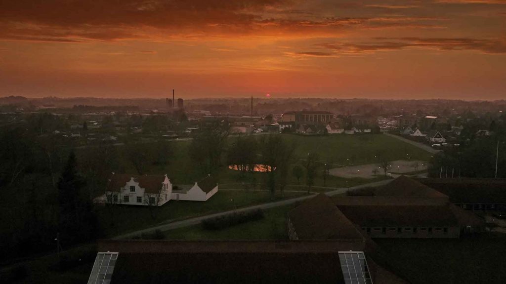 Bymosegård i Helsinge Dronefoto