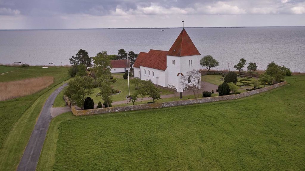 Fejø Kirke Dronefoto