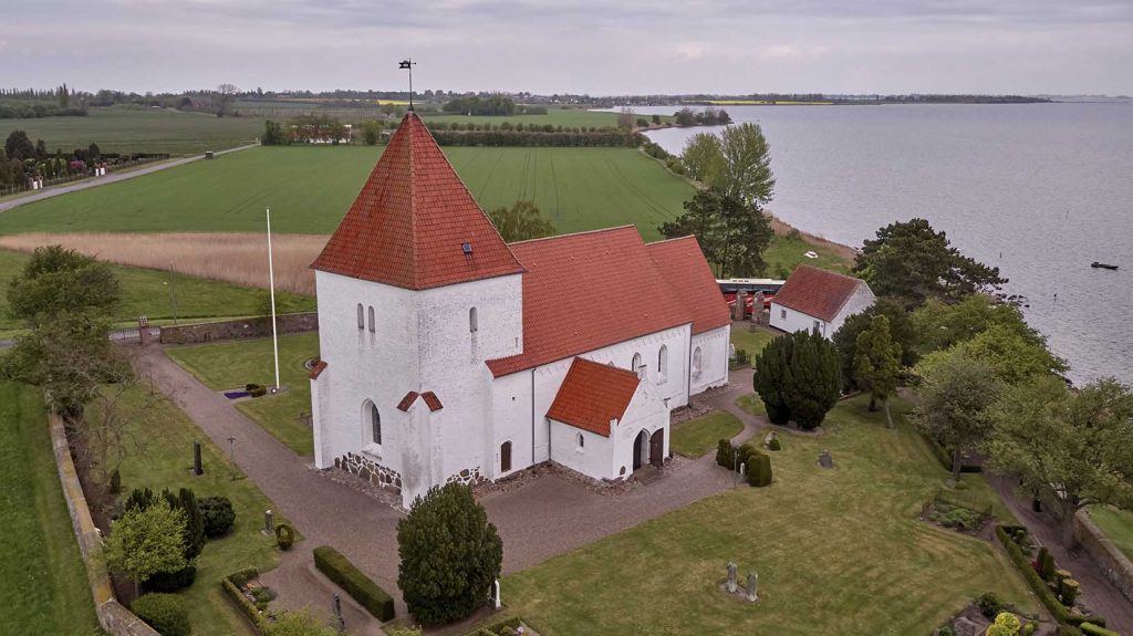 Fejø Kirke Dronefoto