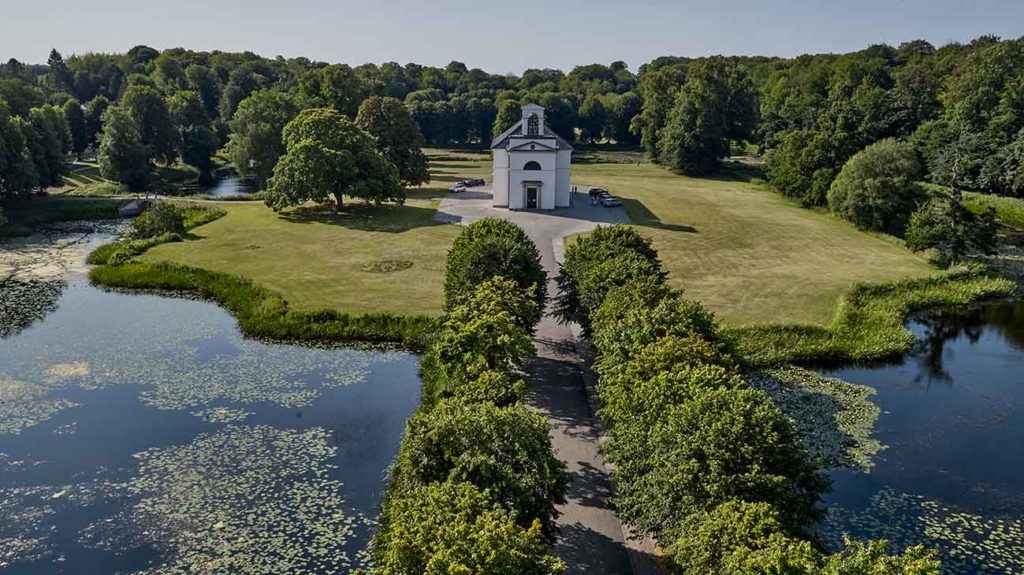 Hørsholm Kirke dronefoto