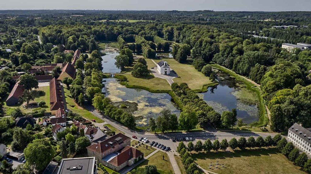 Hørsholm Kirke dronefoto